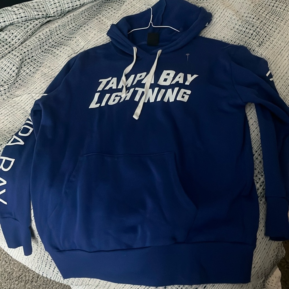 Tampa Bay Lightning Blue Hoodie Size L